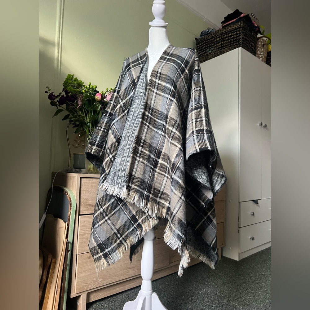 Grey & Tan Neutral Plaid Thick Heavy Warm Winter Shawl Wrap Poncho Fringe Hem